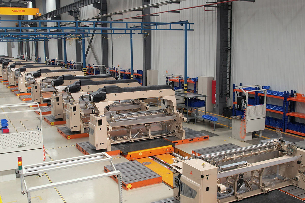 የሃጂያ ማሽነሪ 6000 ማሽኖች ወደ ሄንግሊ ገና ጅምር ነው።